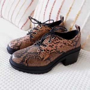 TOPSHOP ARTI SNAKESKIN LACE UP HEELED BOOT